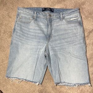 Hollister jorts 15R light wash frayed hem denim cutoffs. y2k style custom shorts